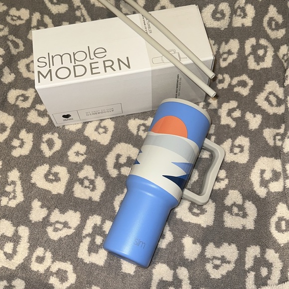 Simple Modern TREK 40oz Tumbler In Polar Sunrise 🌄 New 🆕 & Never Used 😍 - Picture 13 of 17